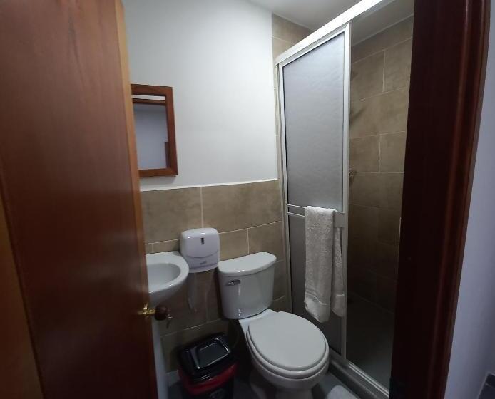 标准间, San Adolfo