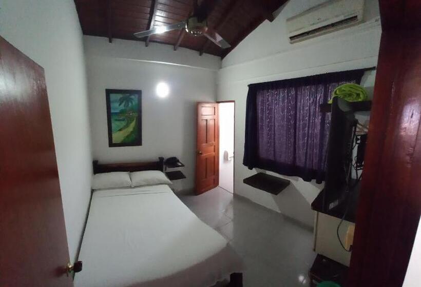 标准间, San Adolfo