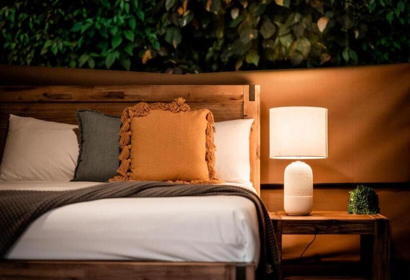 Deluxe Tent, Poinciana At Cooee Bay