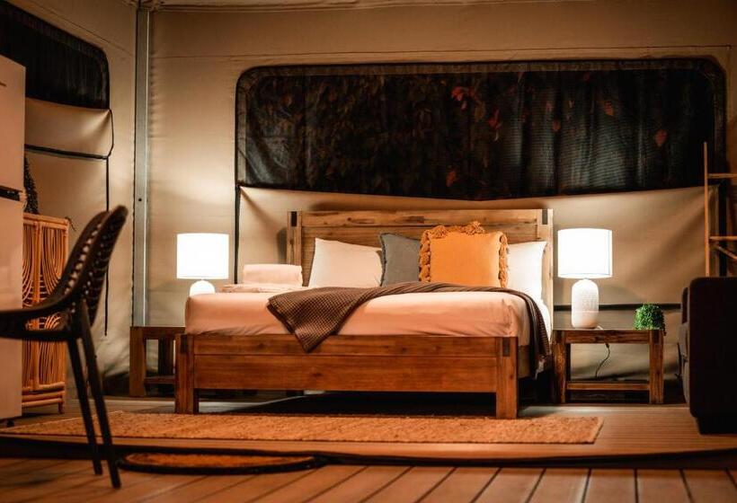 Deluxe Tent, Poinciana At Cooee Bay