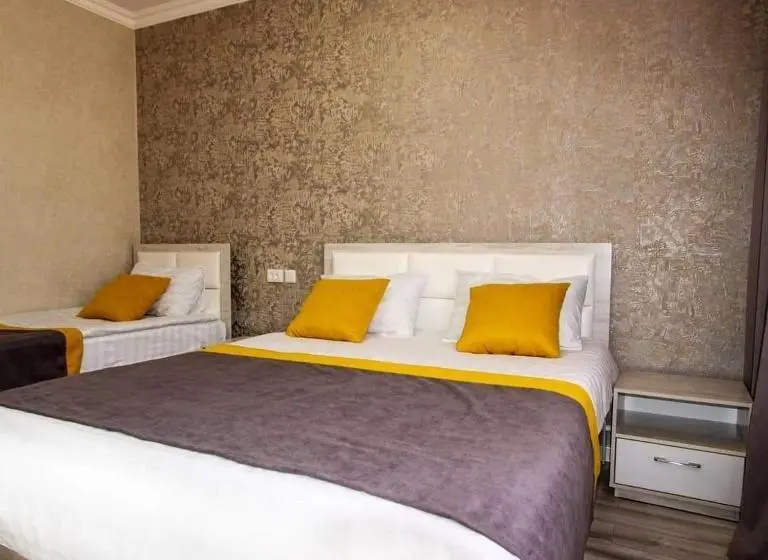 اتاق استاندارد سه نفره, Bayotel