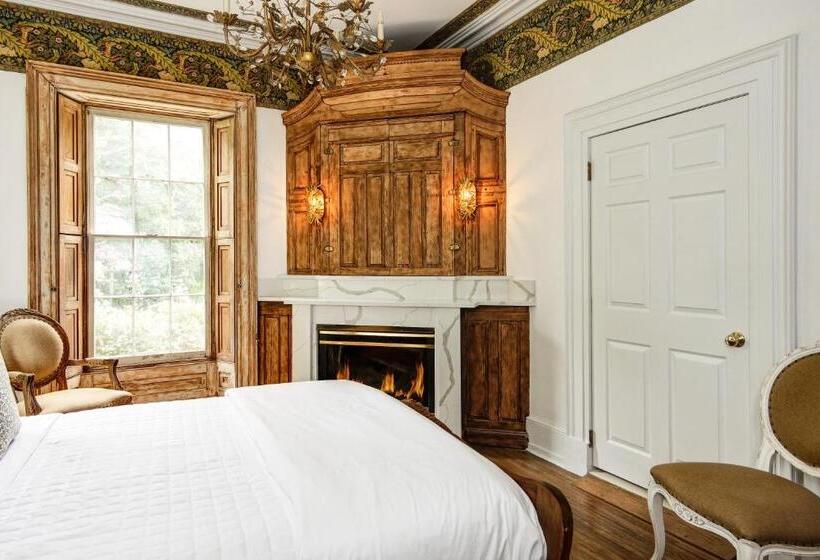 غرفة قياسية, The Peninsula