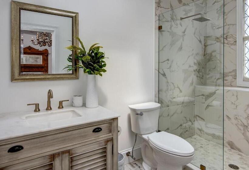 غرفة سوبيريور, The Peninsula