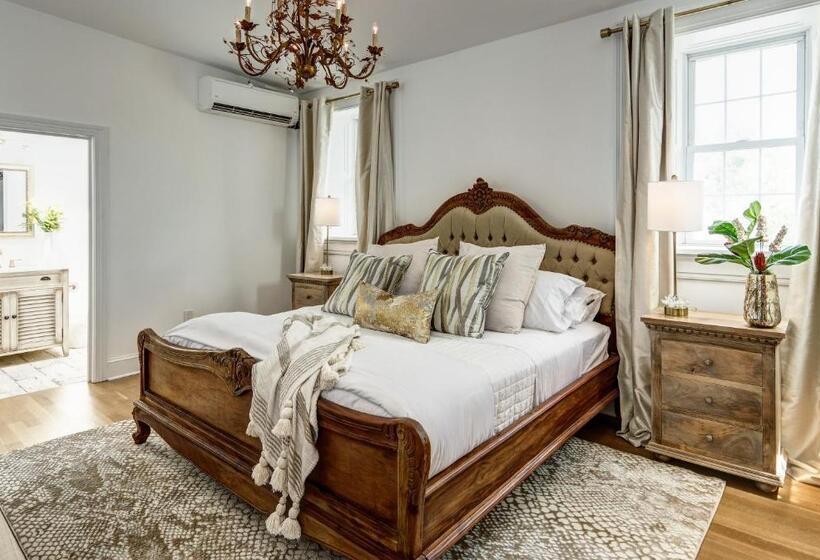 غرفة سوبيريور سرير كينج, The Peninsula