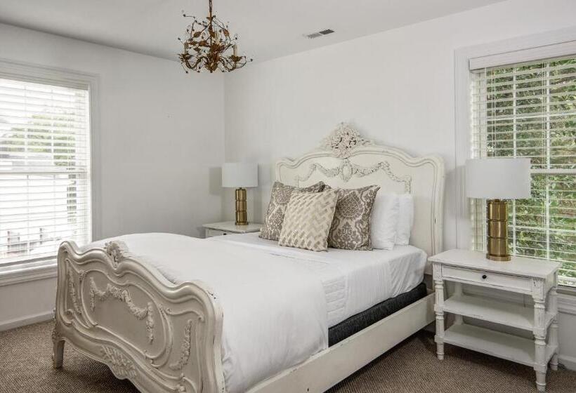 디럭스 트리플 룸, The Peninsula