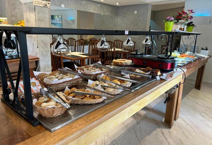 דירת חדר נוף לגינה, Fabuloso Flat 225, 2 Piscinas Climatizadas, Sky Com 170 Canais,tv Com Xbox, Internet Particular 500m