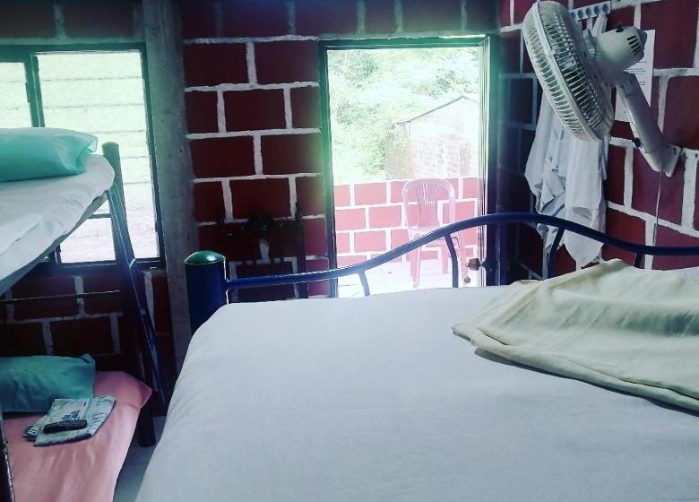 Семейный Номер, Casa Hospedaje Mayesty