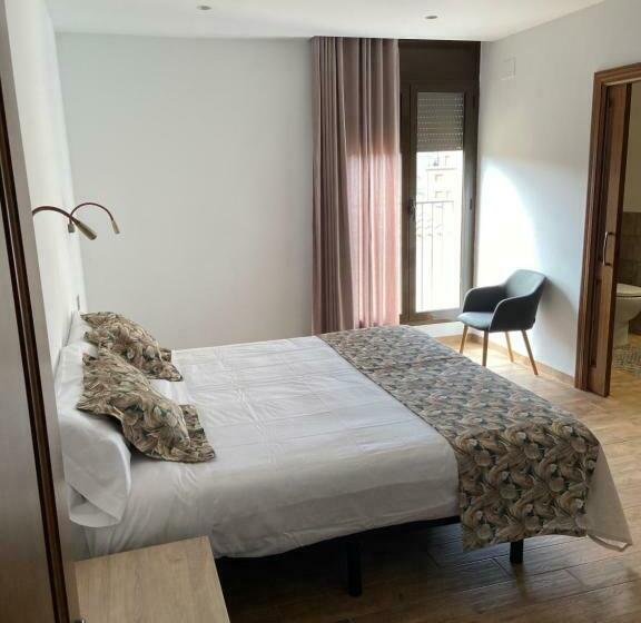 스탠다드 룸 킹사이즈 침대, Hostal Restaurant Mussons