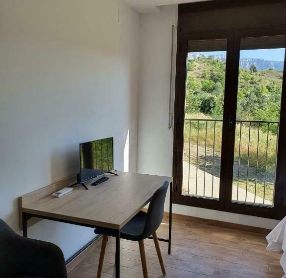 스탠다드 룸 킹사이즈 침대, Hostal Restaurant Mussons