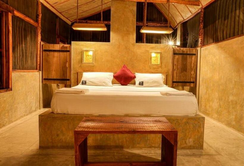 جناح مزود بحمام سباحة, Raalmadu Resort