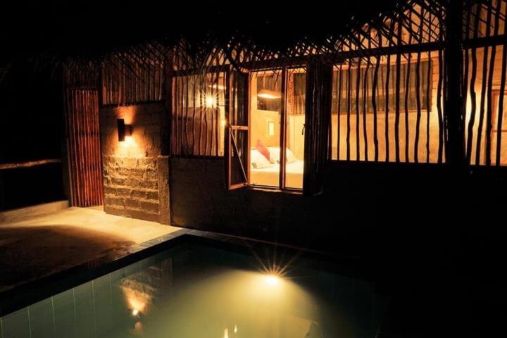 Люкс с Бассейном, Raalmadu Resort