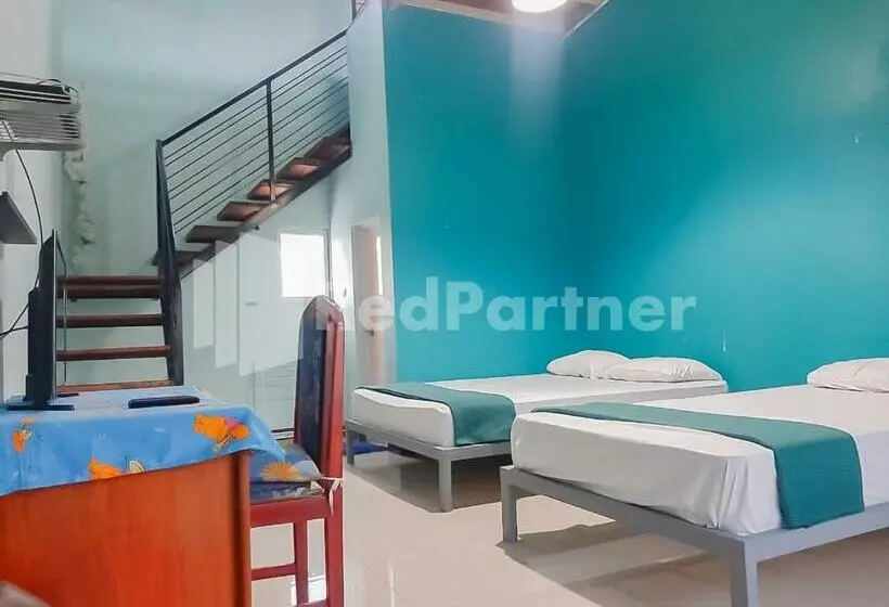デラックスファミリールーム, Syariah Safar Guest House Mitra Reddoorz