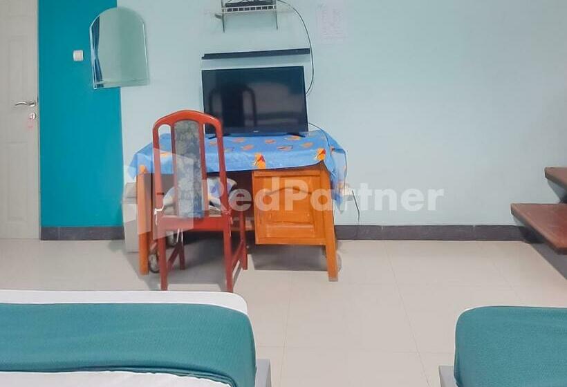 Семейный Номер Deluxe, Syariah Safar Guest House Mitra Reddoorz