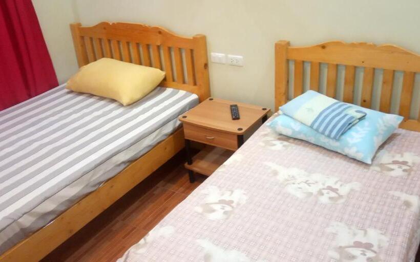 آپارتمان 2 خوابه, Hub Backpackers Hangout