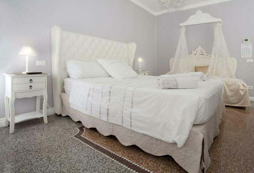 غرفة قياسية ثلاثية, B&b Elisir