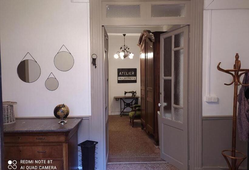 Семейный Номер, Le 9 De Cour, Chambre Caouette
