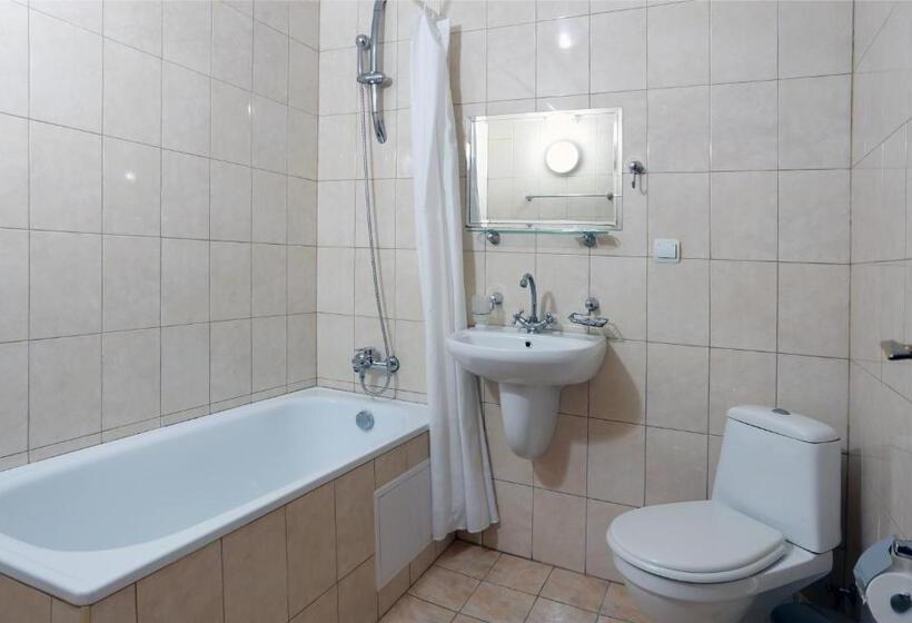 غرفة قياسية, Acropolis