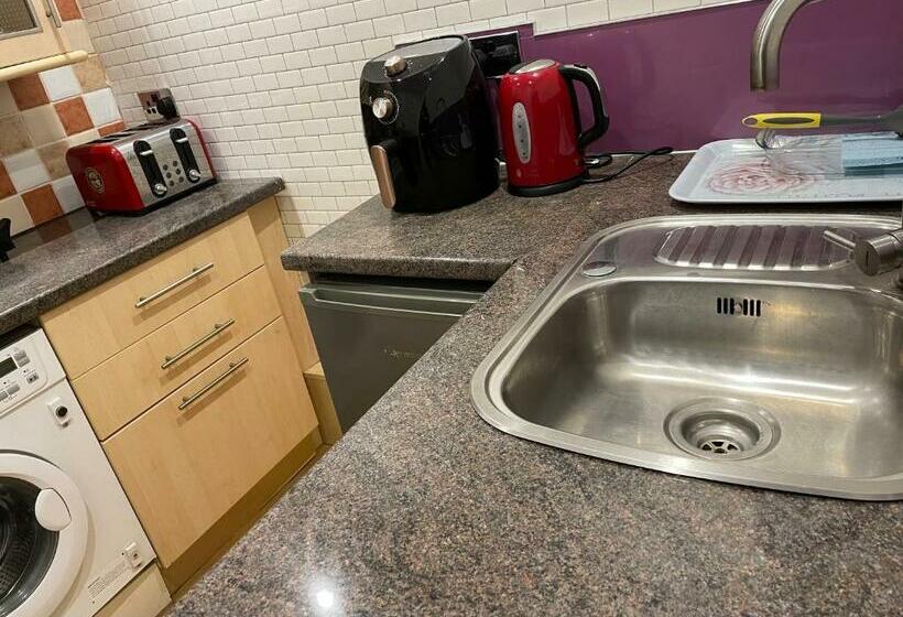 חדר סטודיו סטנדרד, Boscote