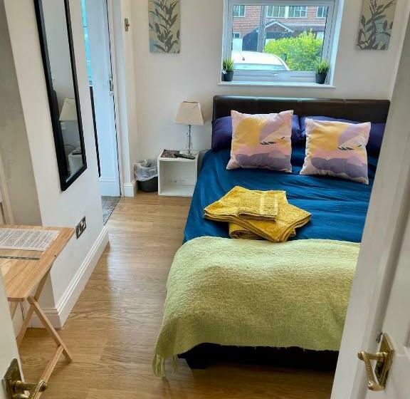 חדר סטודיו סטנדרד, Boscote