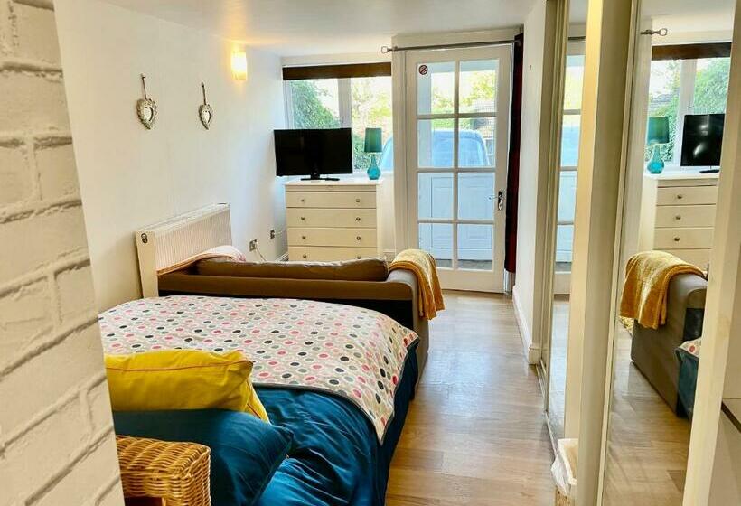 דירת חדר, Boscote