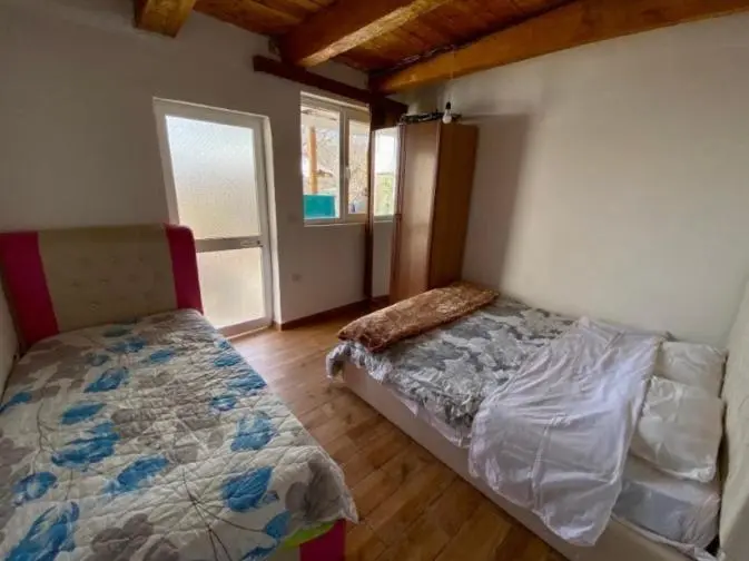 Basic Kolmen Hengen Huone, Guesthouse Arber