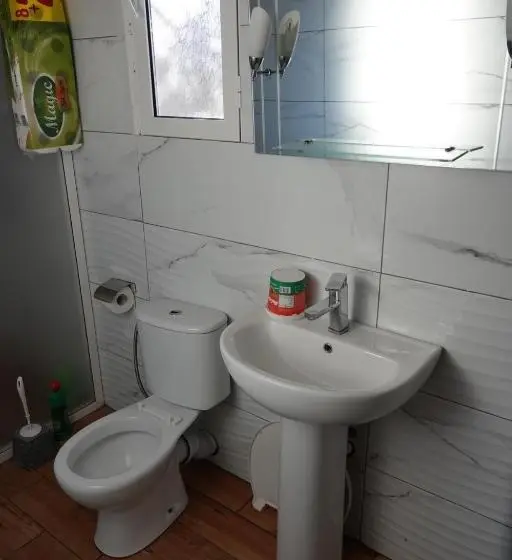 Basic Kolmen Hengen Huone, Guesthouse Arber