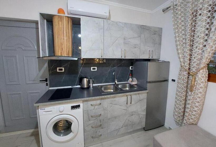 اتاق خانوادگی, Villa Heljos Apartaments