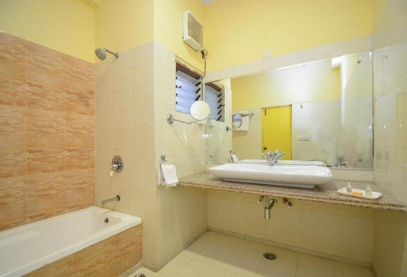 Номер Стандарт, Aaram Baagh   A Luxury Nature Resort