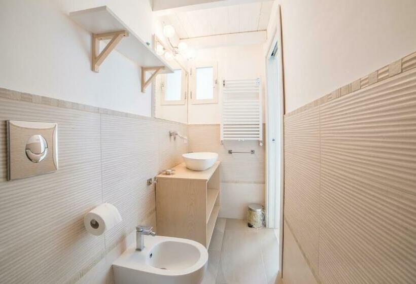 Triple Room Sea View, Bed In Naples