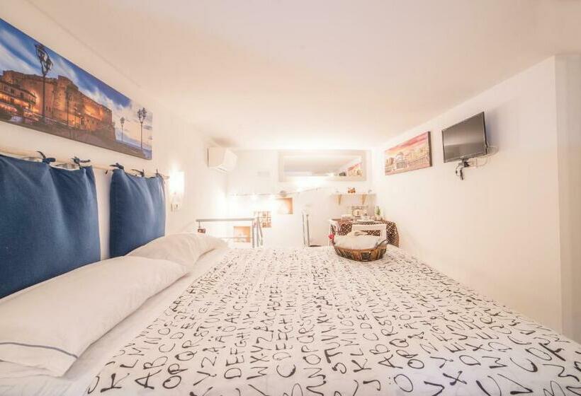 Economy Triple Room, Bed In Naples