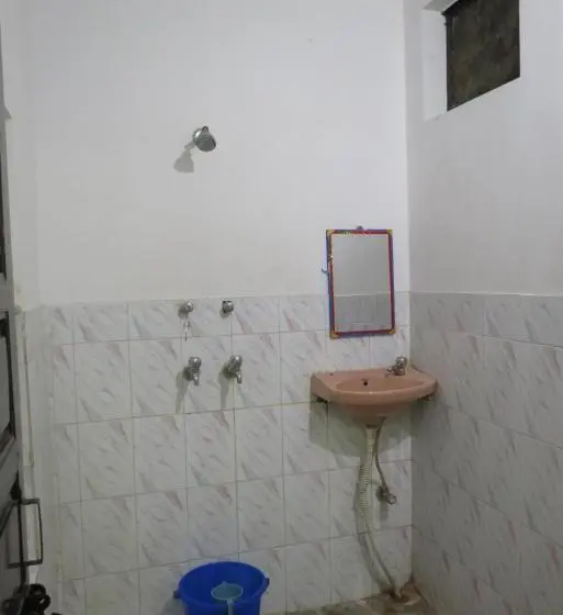 Quarto standard, Poonam Pushkar