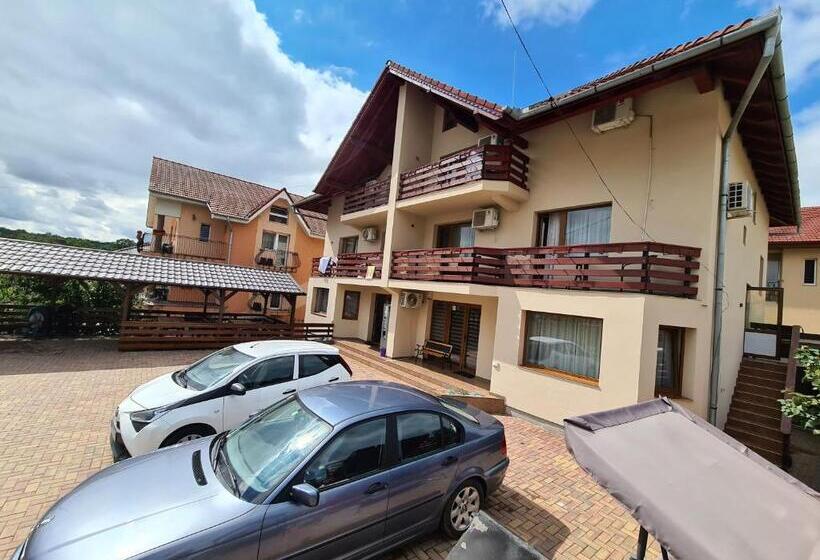 آپارتمان 2 خوابه, Pensiunea Bebe