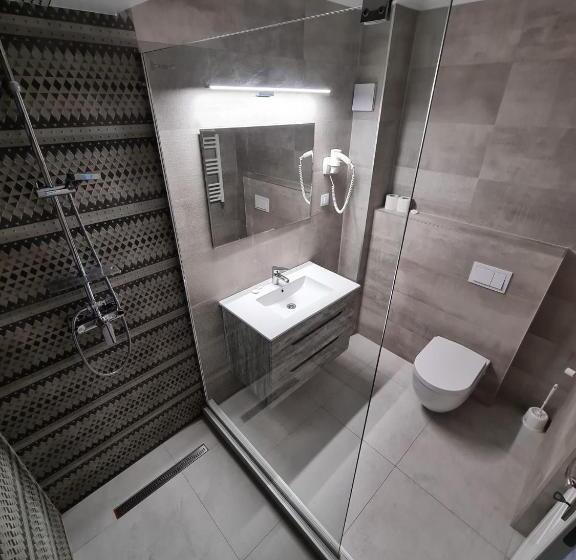 آپارتمان 2 خوابه, Pensiunea Bebe