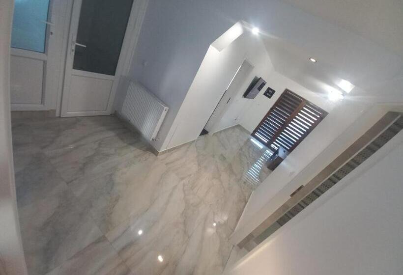 آپارتمان 2 خوابه, Pensiunea Bebe