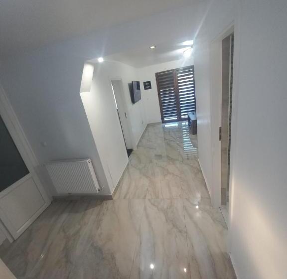 آپارتمان 2 خوابه, Pensiunea Bebe