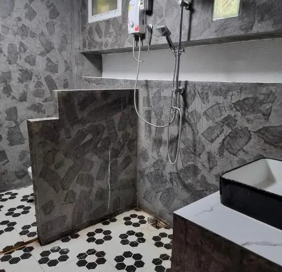 ファミリールーム, บ้านภทรพรรณ ขุนยวม แม่ฮ่องสอน Pataraphan House, Khunyuam, Maehongson, Thailand