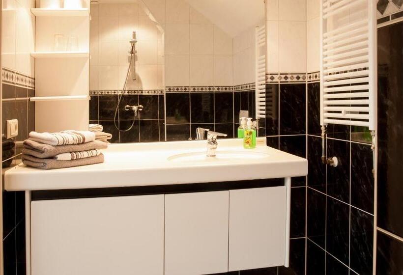 غرفة قياسية, Apud Nos Domi