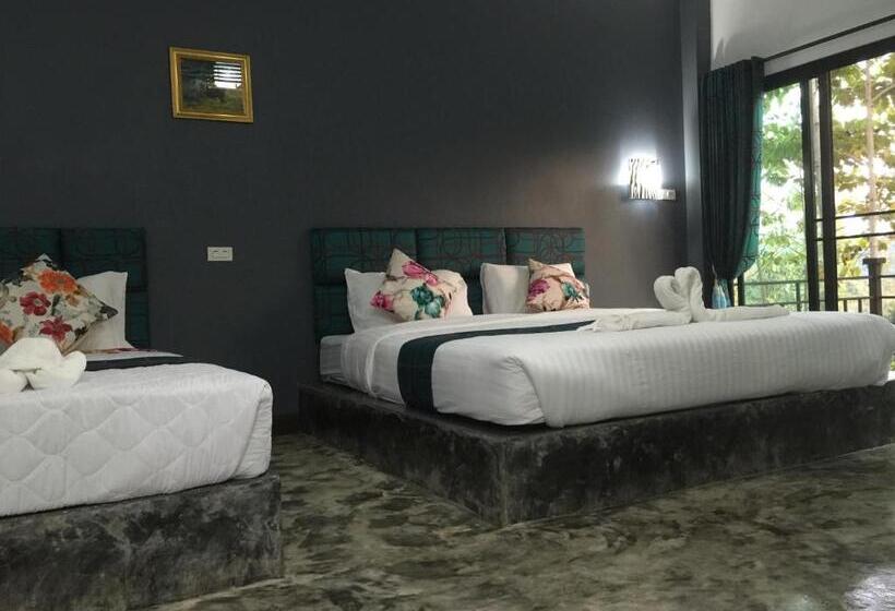 带阳台的豪华间, Baan Rai Phufah Resort Chiangrai