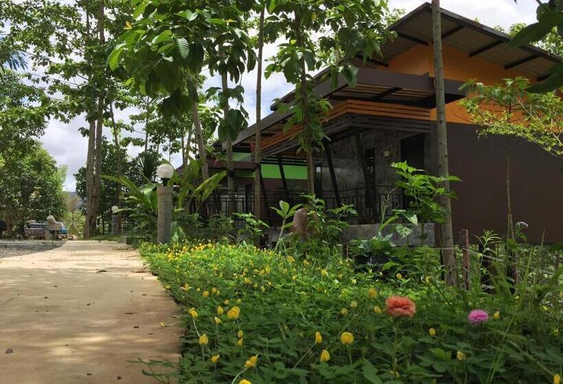 带阳台的豪华间, Baan Rai Phufah Resort Chiangrai