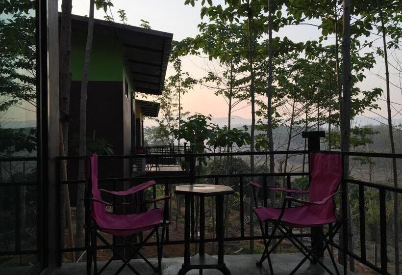 带阳台的豪华间, Baan Rai Phufah Resort Chiangrai