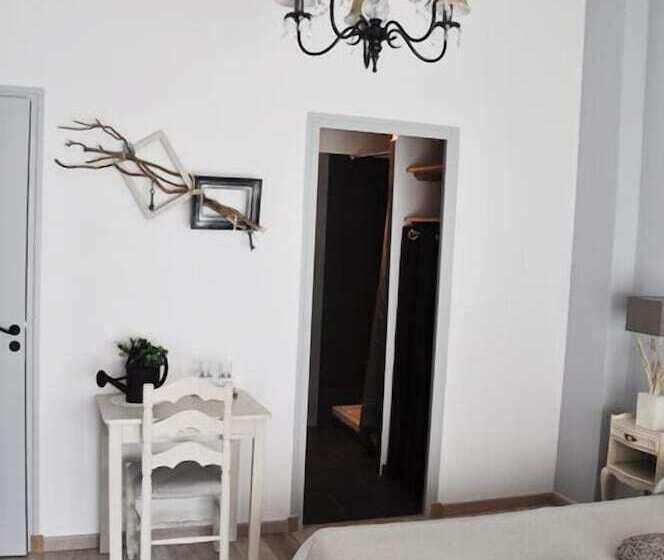 غرفة قياسية, La Grange Champenoise