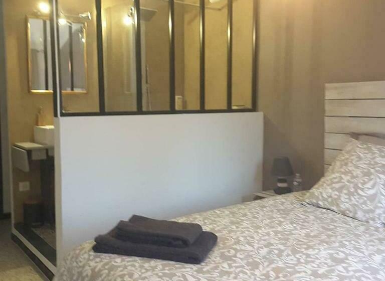 标准间, Philoxenia