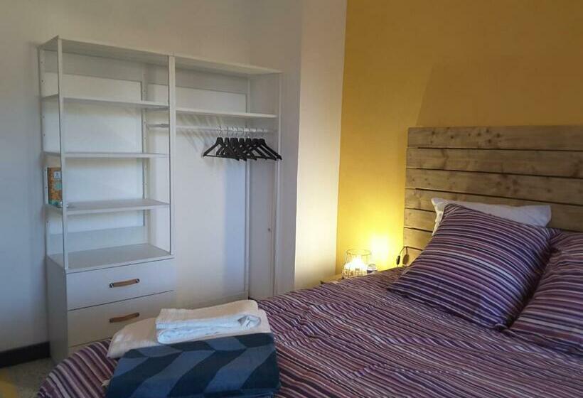 标准房带园景, Philoxenia