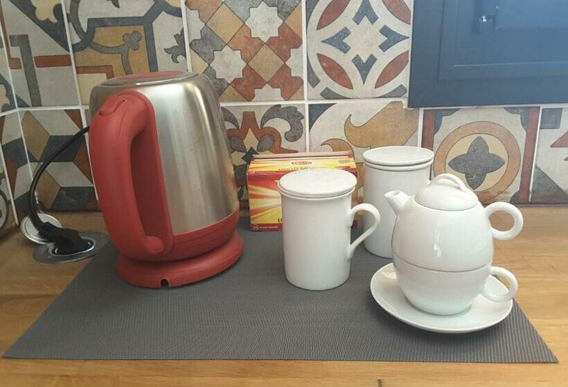 标准房带园景, Philoxenia