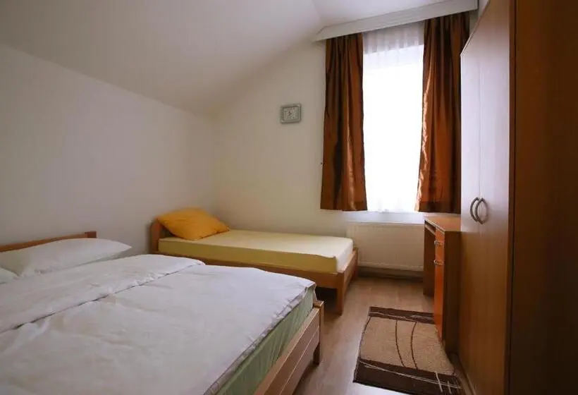 آپارتمان 2 خوابه, Motel Maks