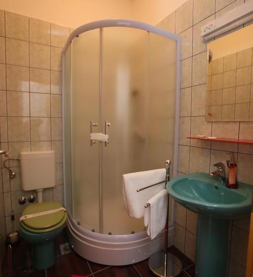 اتاق استاندارد, Motel Maks