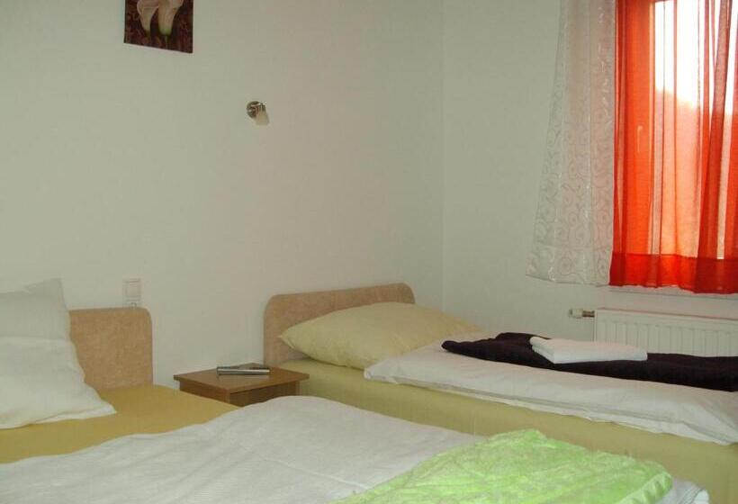 اتاق استاندارد, Motel Maks
