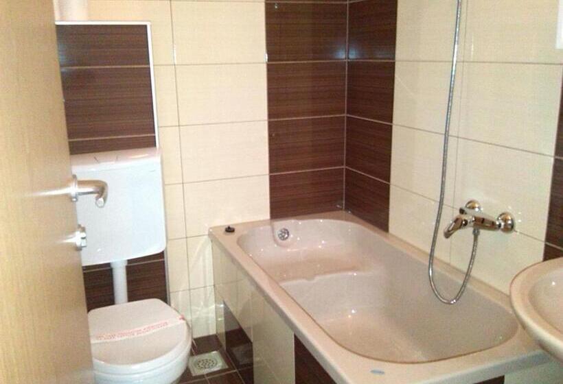 اتاق استاندارد, Motel Maks