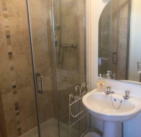 חדר דלוקס לשלושה עם נו לים, Ocean View B&b X35x250