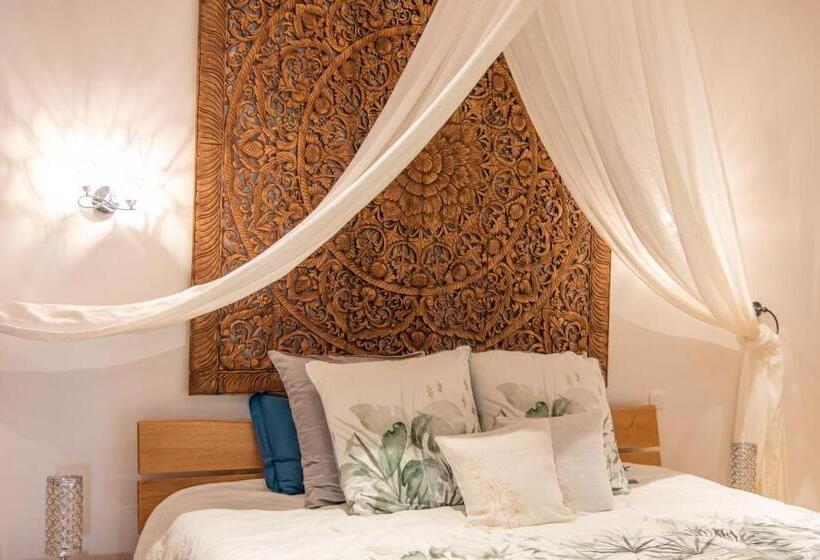 Стандартный Номер Кровать Кинг, Le Prieuré   Suites Romantiques Spa Privatif, Piscine, Jardin, Massages Proche De Toulouse